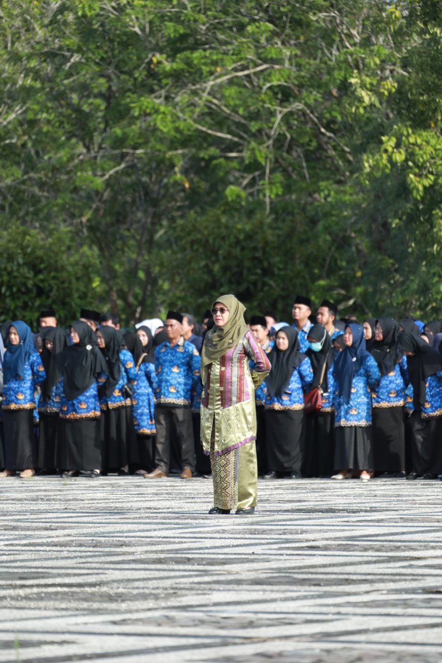 Sekda Siak Jadi Inspektur Upacara Peringatan Hari Ibu ke-97 dan Hari Bela Negara ke-77