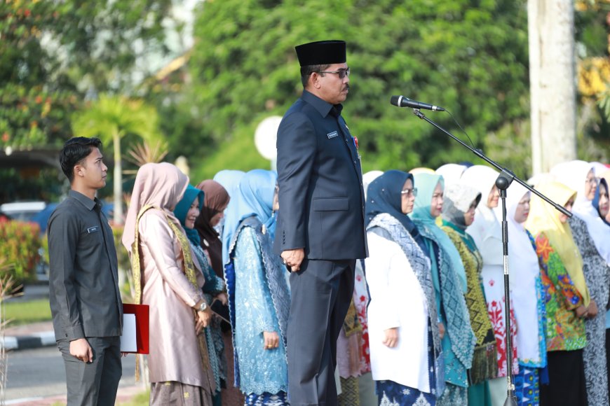 Sekda Siak Jadi Inspektur Upacara Peringatan Hari Ibu ke-97 dan Hari Bela Negara ke-77