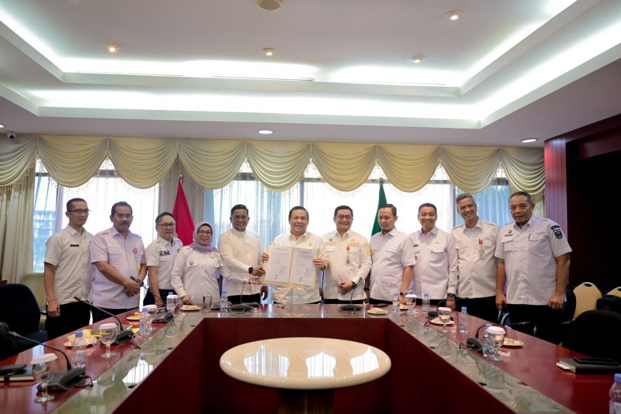 Sekda Bengkalis Tandatangani Komitmen Pasokan 140 Ton Sampah Untuk Pengolahan Energi