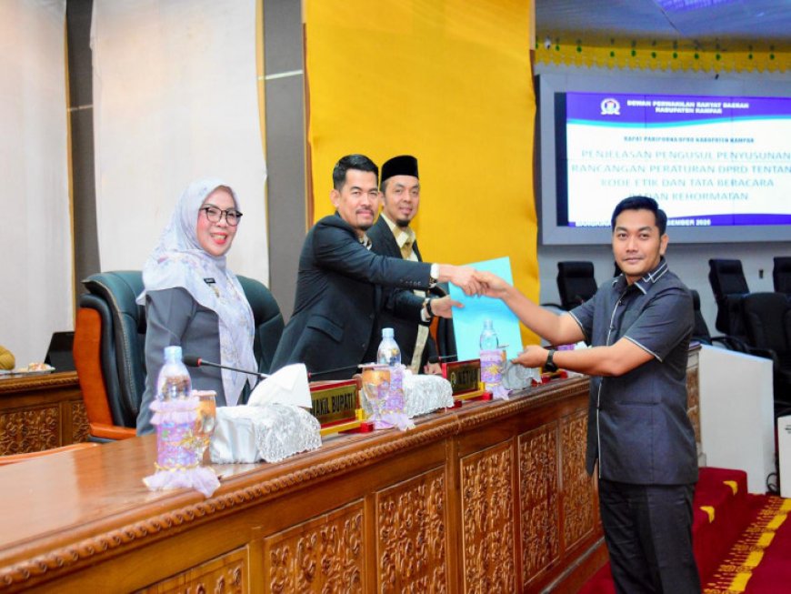 DPRD Kampar Paripurna Tentang Kode Etik dan Tata Beracara Badan Kehormatan
