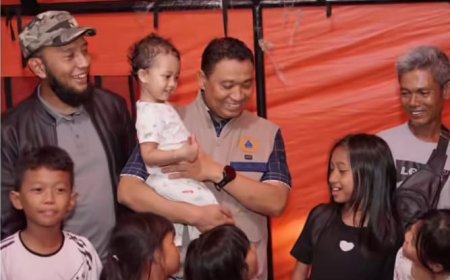 Wawako  Pekanbaru Tinjau Warga Terdampak Banjir Luapan Sungai Siak, Pemko Dirikan Tenda Tampung Warga