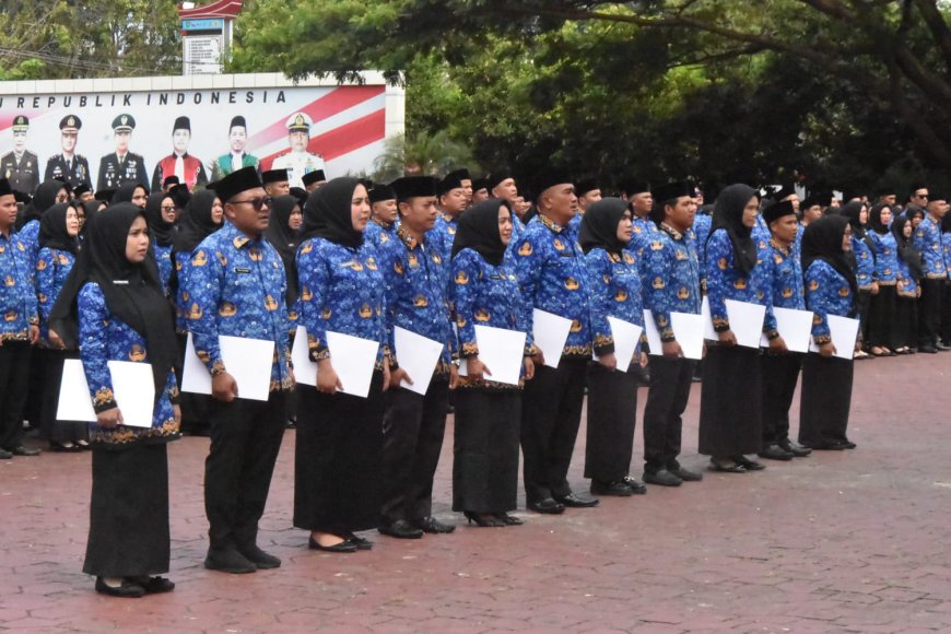 Bupati Bengkalis Serahkan SK PPPK Paruh Waktu 2026