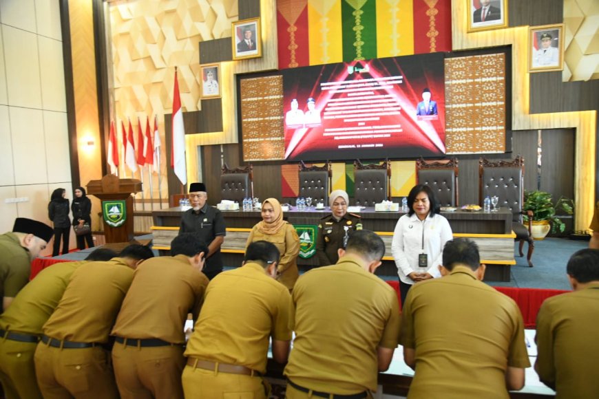 Bupati Bengkalis Serahkan DPA-SKPD 2026 Kepada Perangkat Daerah