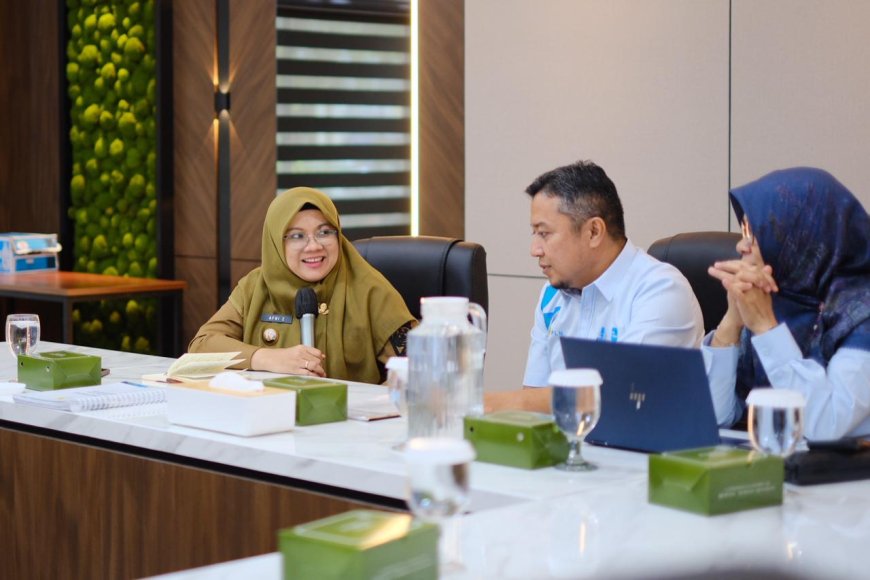 Bupati Siak Kunjungi PLN Pastikan Listrik Masuk Seluruh Kampung