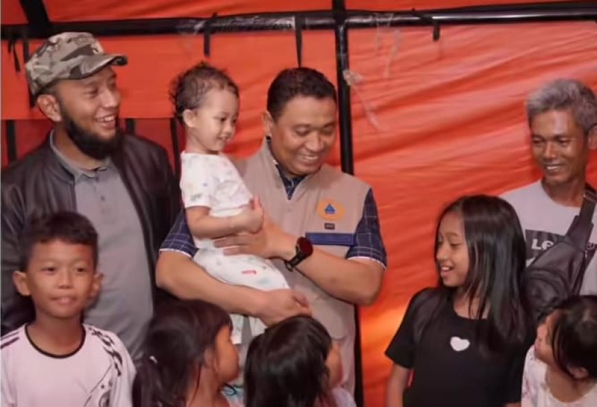 Wawako  Pekanbaru Tinjau Warga Terdampak Banjir Luapan Sungai Siak, Pemko Dirikan Tenda Tampung Warga