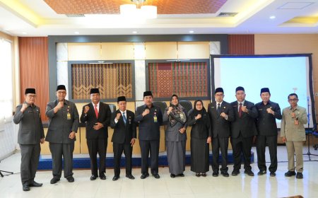 Lantik 5 Pejabat Administrator Sekda Siak Tekankan Inovasi dan Profesionalisme ASN