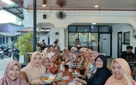 Bagian Keuangan DWP UP Sekretariat Makan Bersama Sambut Ramadan