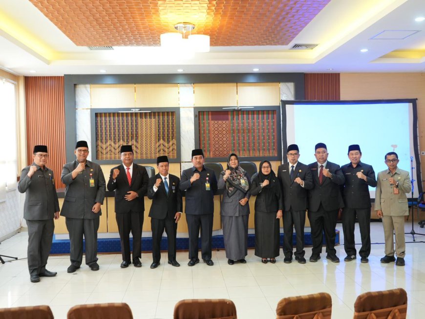 Lantik 5 Pejabat Administrator Sekda Siak Tekankan Inovasi dan Profesionalisme ASN