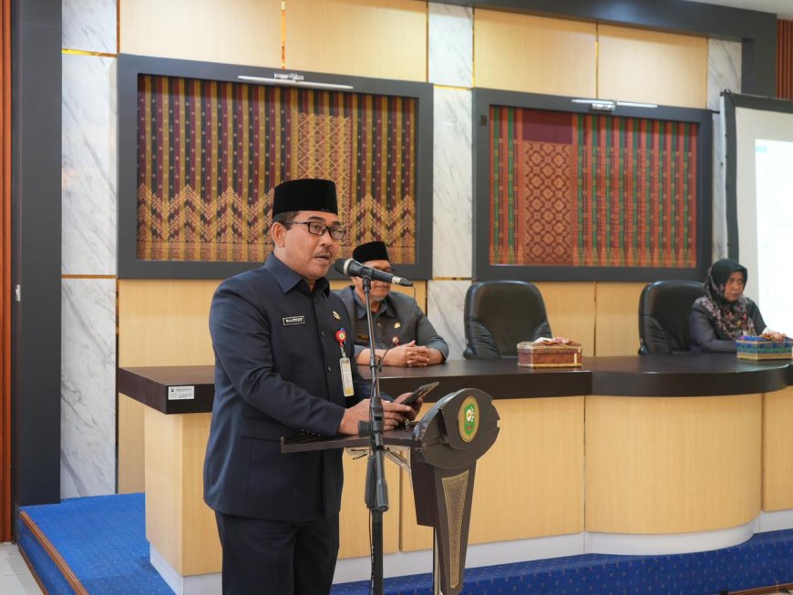 Lantik 5 Pejabat Administrator Sekda Siak Tekankan Inovasi dan Profesionalisme ASN