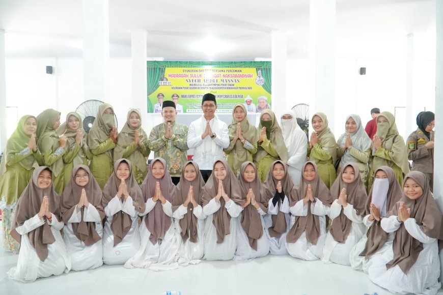 Resmikan Madrasah Suluk Syech Abdul Manan, Wabup Rohil Jhony Charles: Ini Benteng Spiritual Generasi Muda