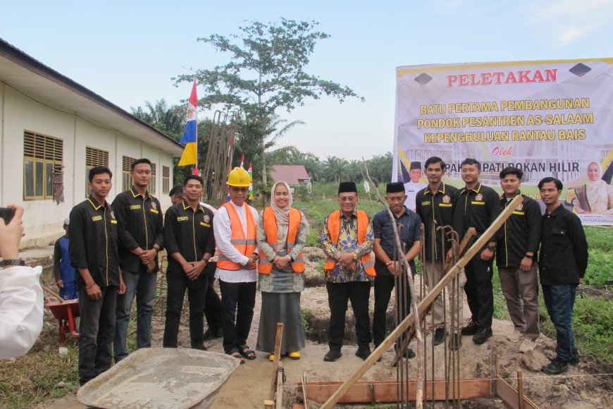 Perkuat Pendidikan Agama, Bupati Rohil Bistamam Letakkan Batu Pertama Ponpes As Salaam di Rantau Bais