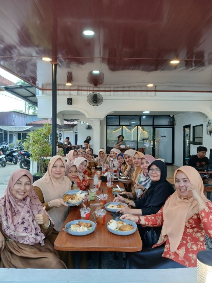 Bagian Keuangan DWP UP Sekretariat Makan Bersama Sambut Ramadan