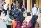 Pemkab Siak Salurkan Zakat Safari Ramadan di Sabak Auh
