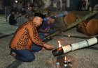 Dentuman Meriam Buluh Meriahkan Malam Ramadan di Kota Siak