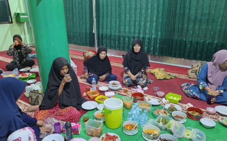 Majelis Taklim Babul Husna Salo Buka Bersama