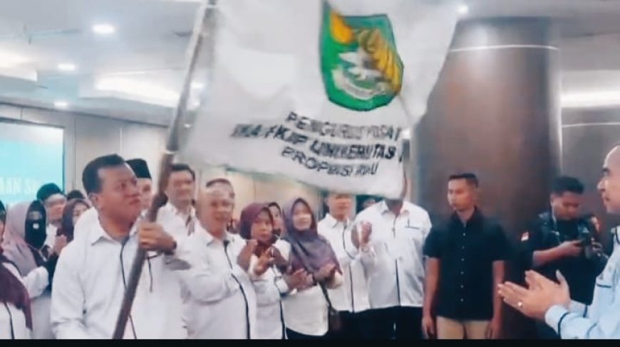 Pengurus IKA FKIP dan BEM Unri Dilantik, Gubri Berharap Para Alumni Junjung Tinggi Keilmuan