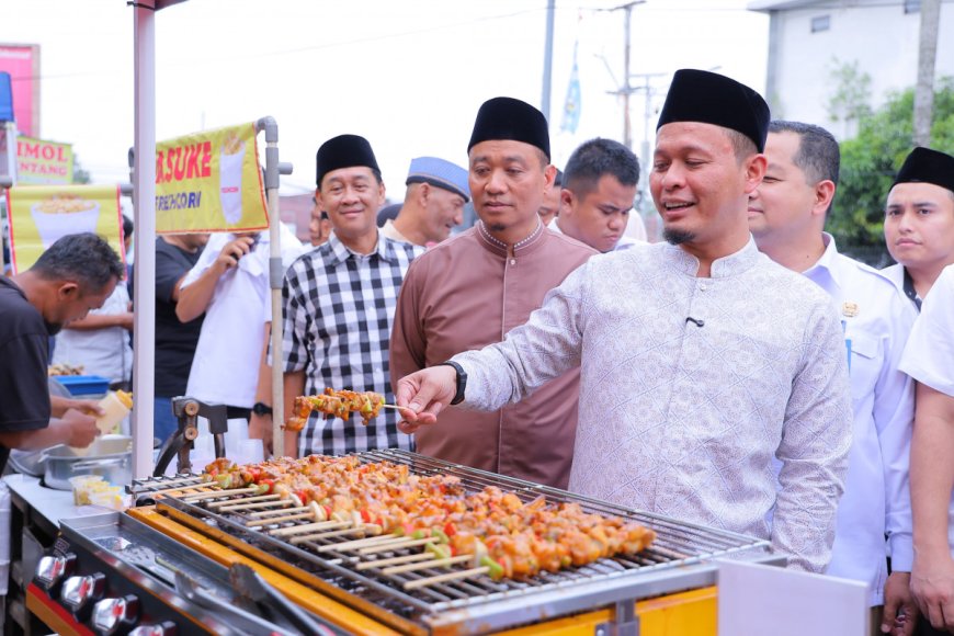 Wako dan Wawako Pekanbaru Tinjau Pasar Ramadan di WR Supratman