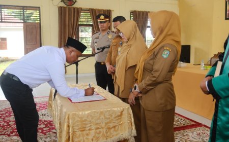 Pelantikan PAW Bapekam, Bupati Siak Tekankan Sinergi dan Pengawasan