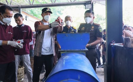 Tekan Volume Sampah TPA Muara Fajar Melalui Rumah Kompos