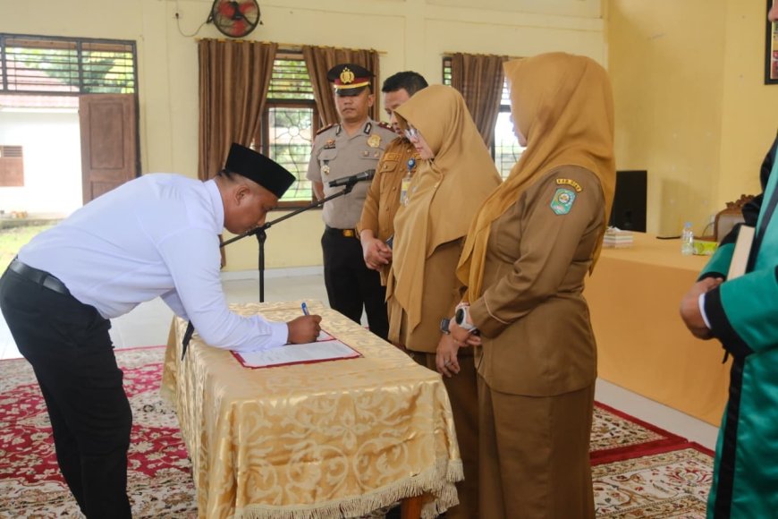 Pelantikan PAW Bapekam, Bupati Siak Tekankan Sinergi dan Pengawasan