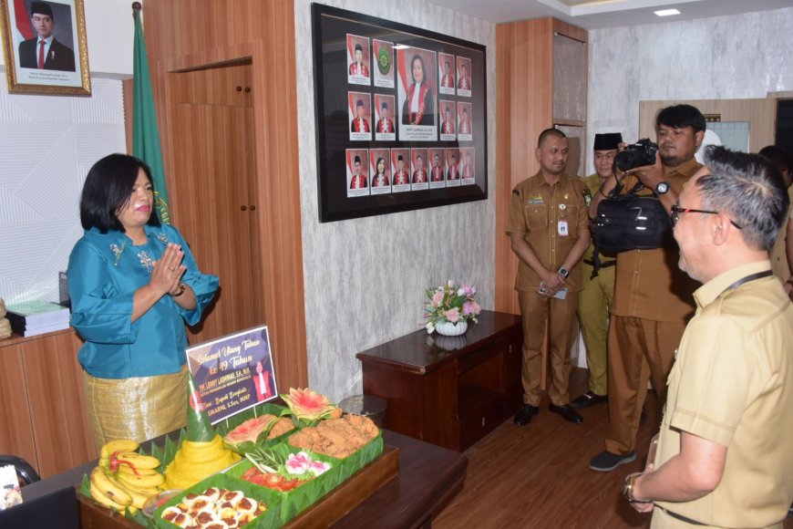 Ucap Selamat Ultah Bupati Bengkalis Sambangi Ketua PN