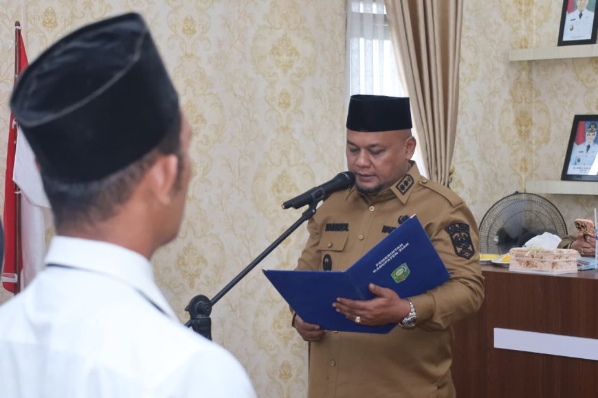 Lantik Anggota Bapekam Dua kampung di Sungai Mandau, Wabup Siak Dorong Optimalkan SDA Kampung