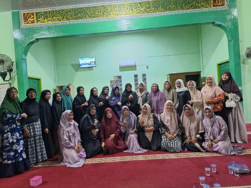 Ustazah Elmy Ajak Pengurus dan Anggota Majelis Taklim Babul Husna Salo Bagaimana Reuni Di Surga