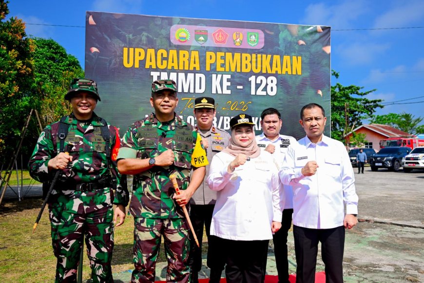 Bupati Kasmarni Tekankan Semangat Gotong Royong saat Membuka TMMD ke-128 di Pinggir