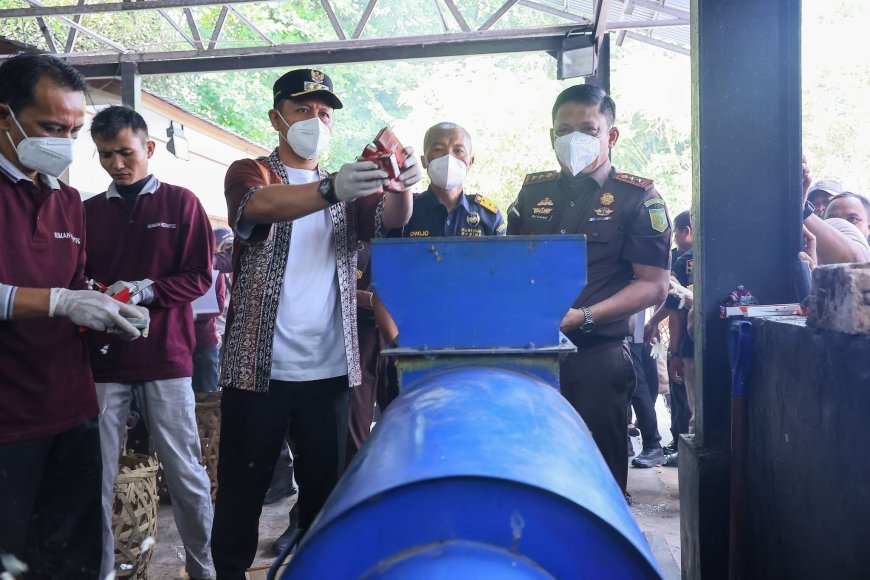 Tekan Volume Sampah TPA Muara Fajar Melalui Rumah Kompos
