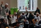 Usai Melontar Tiga Jamarat, Jemaah Haji Kampar Nikmati Makan Bersama Lesehan Di Area  Jamarat