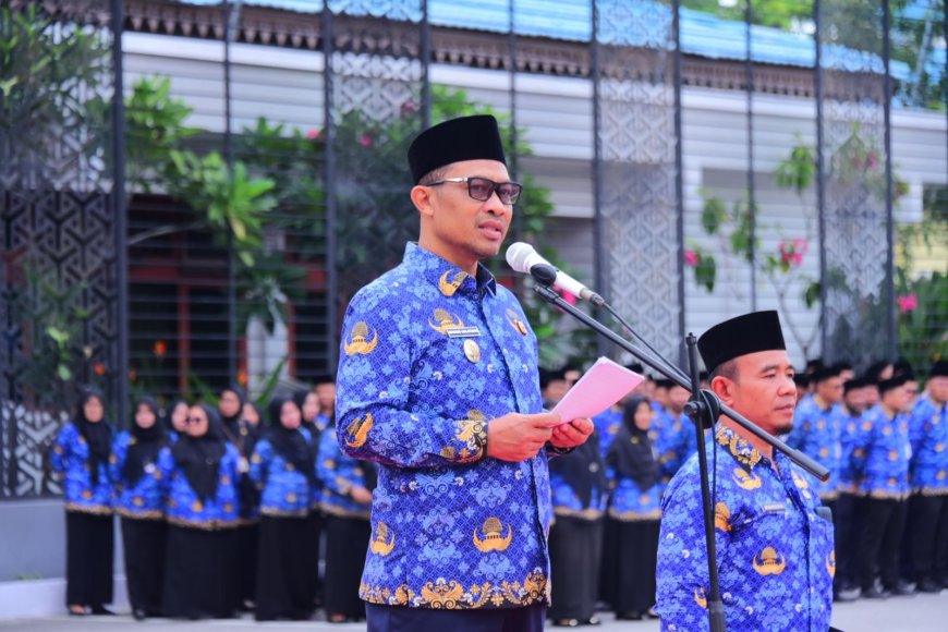 Apel Hardiknas Pemkab Bengkalis Serahkan Penghargaan Bagi Insan Pendidikan