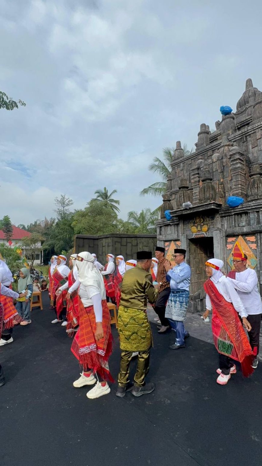 Sekda Rohil Fauzi Efrizal Buka Kirab Budaya Bangko Mukti