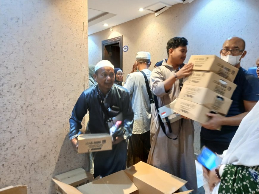 Jemaah Haji Kampar Diberi Jatah  Makan Kemasan Kotak