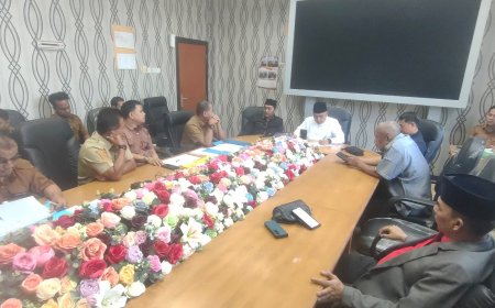 Puluhan Guru Bantu  Provinsi Riau Datangi Komisi II DPRD Kampar, Keluhkan Regulasi Pengelolaan Pendidikan