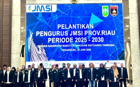 Faisal Mahrawa Lantik Pengurus JMSI Riau Periode 2025-2030,  Pangdam XIX/TT dan 11 Tokoh Riau Terima Award