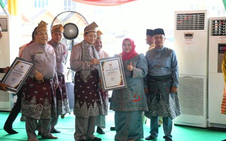 Terima Penghargaan Menteri Agama Bupati Bengkalis Sukses Jalankan Program Masjid Ramah