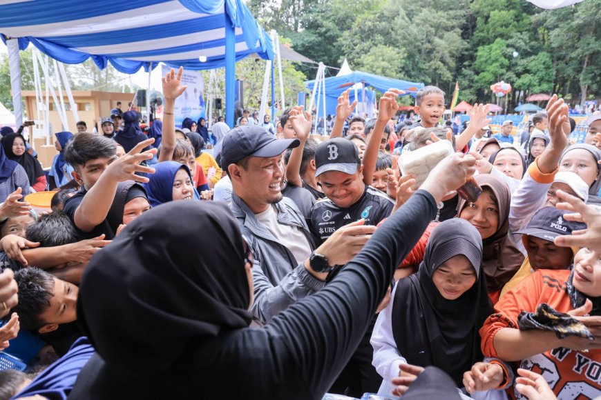 Jalan Sehat HUT Pekanbaru Di Danau Bandar Kayangan Meriah Diikuti Ribuan Warga