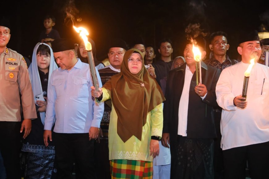 Semarak Malam 1 Muharam, Bupati Siak Hidupkan Kembali Tradisi Pawai Obor di Kota Pusaka