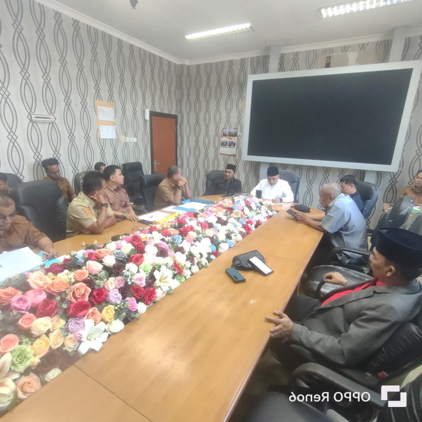 Puluhan Guru Bantu  Provinsi Riau Datangi Komisi II DPRD Kampar, Keluhkan Regulasi Pengelolaan Pendidikan