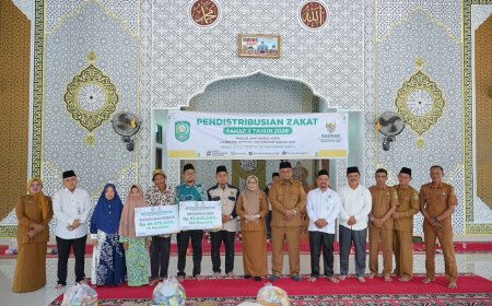 Wabup Syamsurizal Serahkan Zakat Konsumtif Tahap II, Perkuat Pemenuhan Kebutuhan Dasar 173 Mustahik