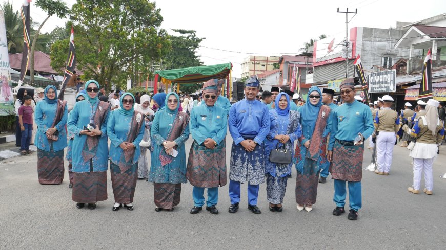 Kafilah Rokan Hilir Semarakkan Pawai Taaruf MTQ XLIV Tingkat Provinsi Riau di Kuantan Singingi