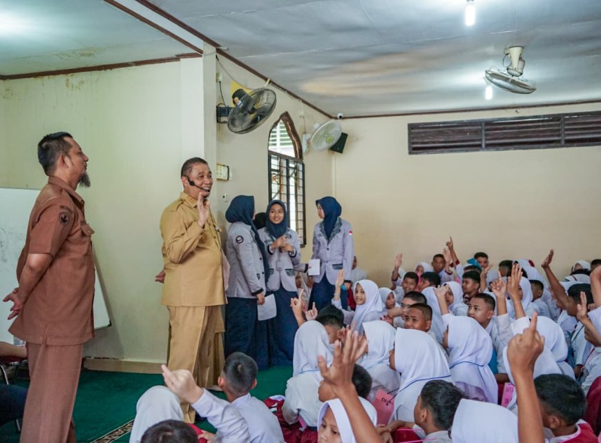 Tinjau MPLS Di Tiga Sekolah Wawako Pekanbaru Turun