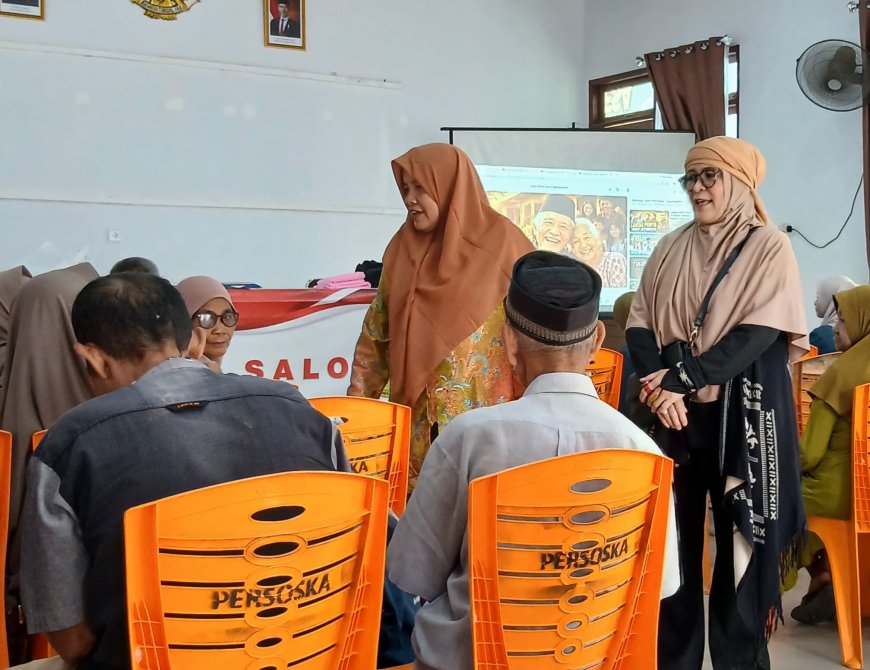 Berbincang Dengan Calon Siswa