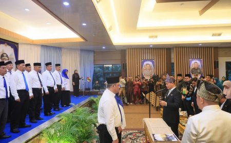 Walikota Pekanbaru Kukuhkan Dasawisma Dan RT RW