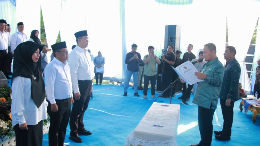 Walikota Pekanbaru Kukuhkan Ketua RT RW Kecamatan Sail