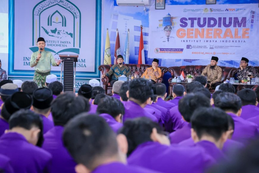 Wako Pekanbaru Beri Motivasi Kepada Mahasiswa Institut IMSYA