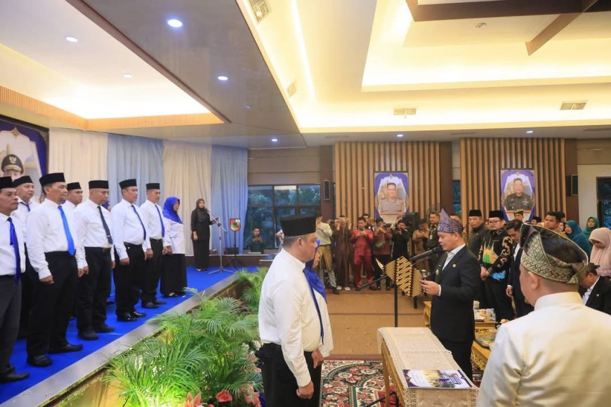 Walikota Pekanbaru Kukuhkan Dasawisma Dan RT RW