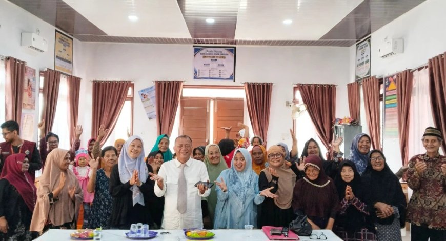 30 Siswa Sekolah Lansia BKMT Kabupaten Kampar Mulai Belajar