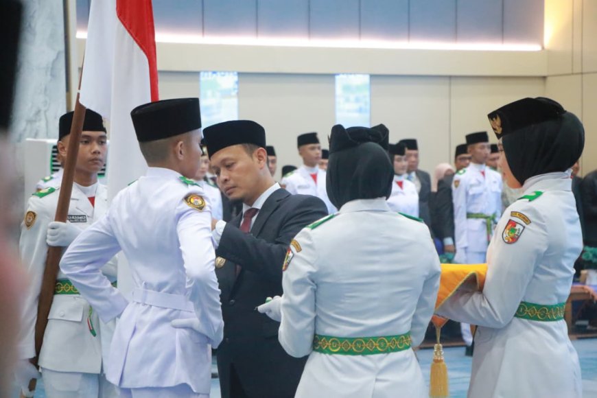 Wali Kota Pekanbaru Kukuhkan Anggota Paskibraka HUT RI Ke-81