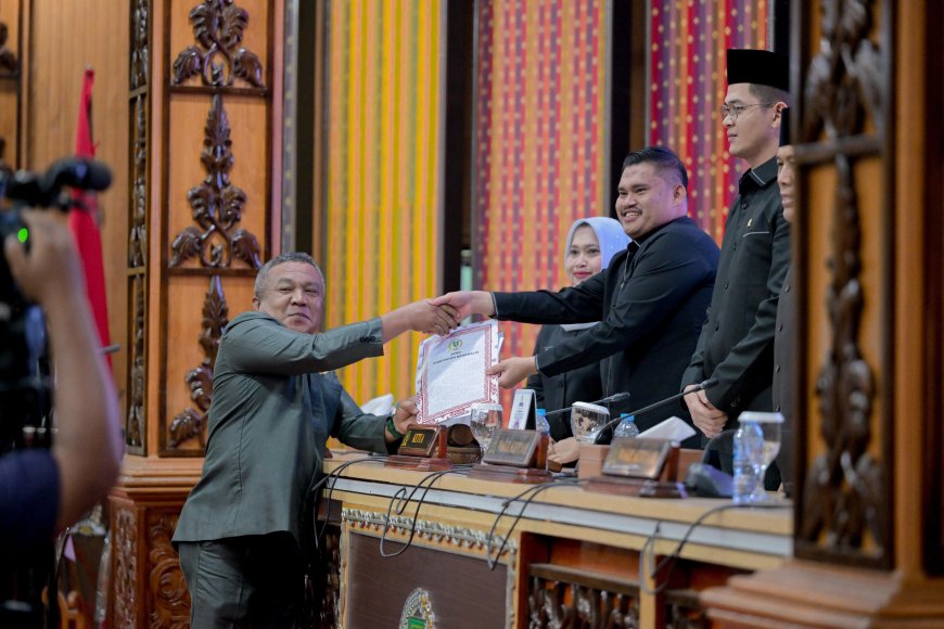 Bupati Bengkalis dan DPRD Teken Perubahan APBD Bengkalis